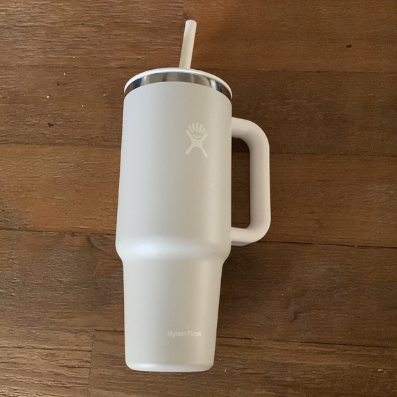 Hydro Flask Cream 40oz Travel Tumbler - Picture 4 of 6